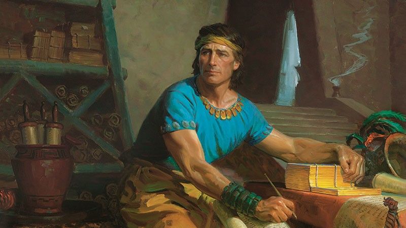 Mormon, der Hauptverfasser des Buches Mormon, sitzt in einer Höhle und schreibt auf die Goldplatten